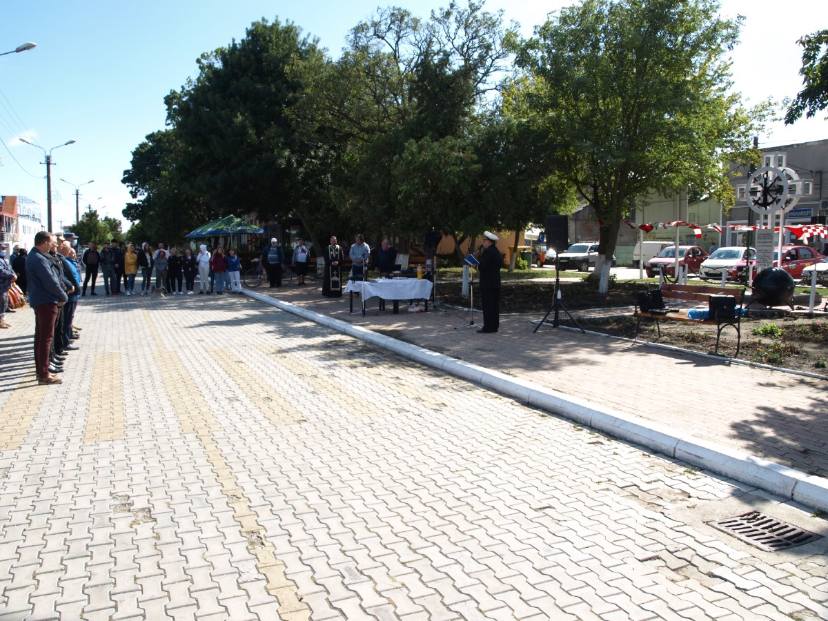 regele Lear mănușă de baseball Balama  Manifestarea anuală dedicată comemorării eroilor marinari din Delta Dunării  și de pe fluviu la Sulina | www.lnr.ro